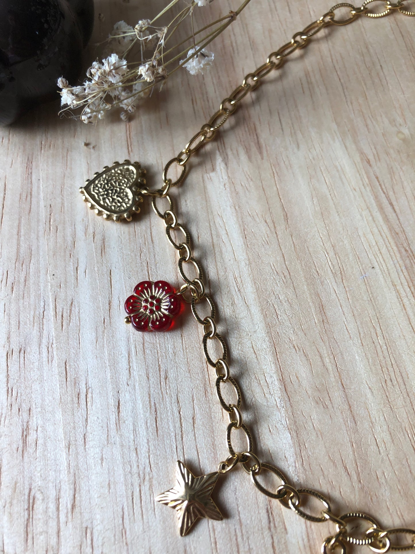 COLLIER LISA