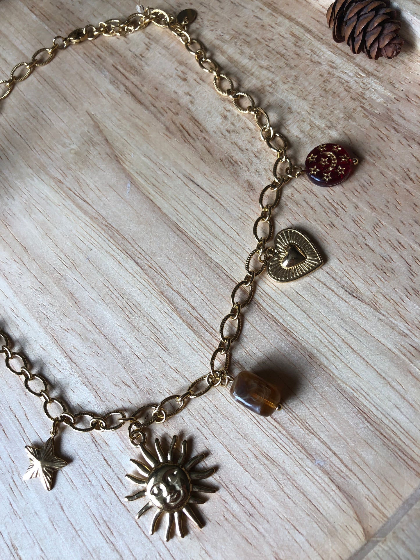 COLLIER LISA